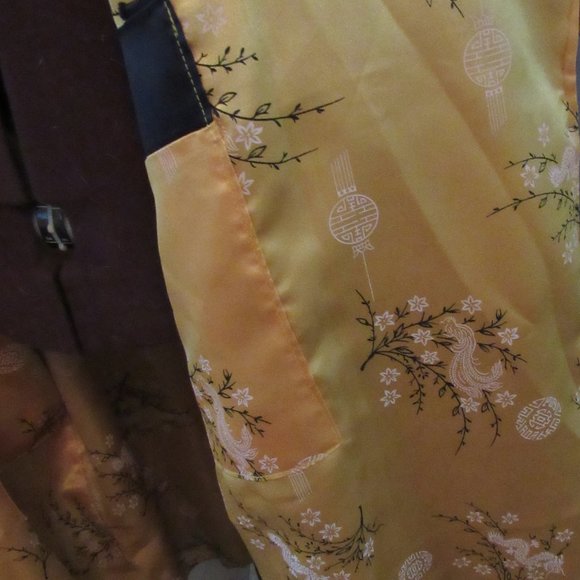 GOLDEN DRAGON REVERSIBLE 2 PLY ROBE. SIZE MEDIUM. - Picture 3 of 8